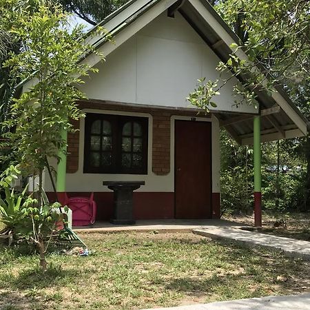 Cashew Nut Bungalows Ao Nang Exterior photo